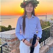 Laureata in Biologia, impartisce lezioni